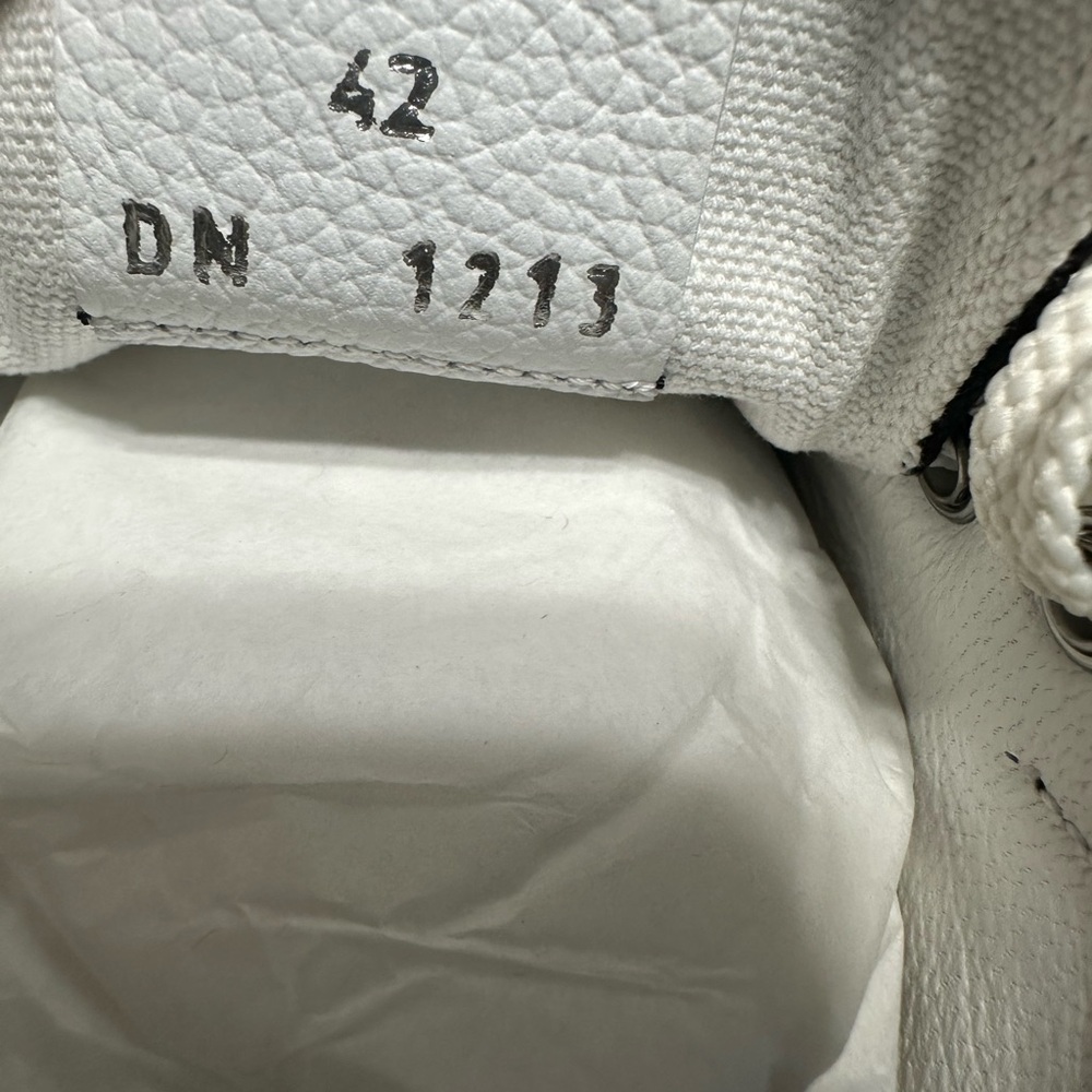 Givenchy Monochrome Sneakers with Silver Accent - Picture 8 of 10
